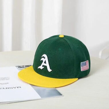 Color-block hip-hop snapback hat with 3D letter embroidery