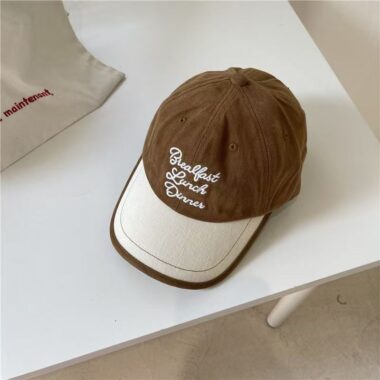 Color-block large brim baseball hat with letter embroidery