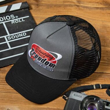 Summer breathable men’s trucker hat with letter embroidery