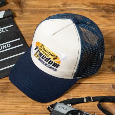 Summer breathable men’s trucker hat with letter embroidery